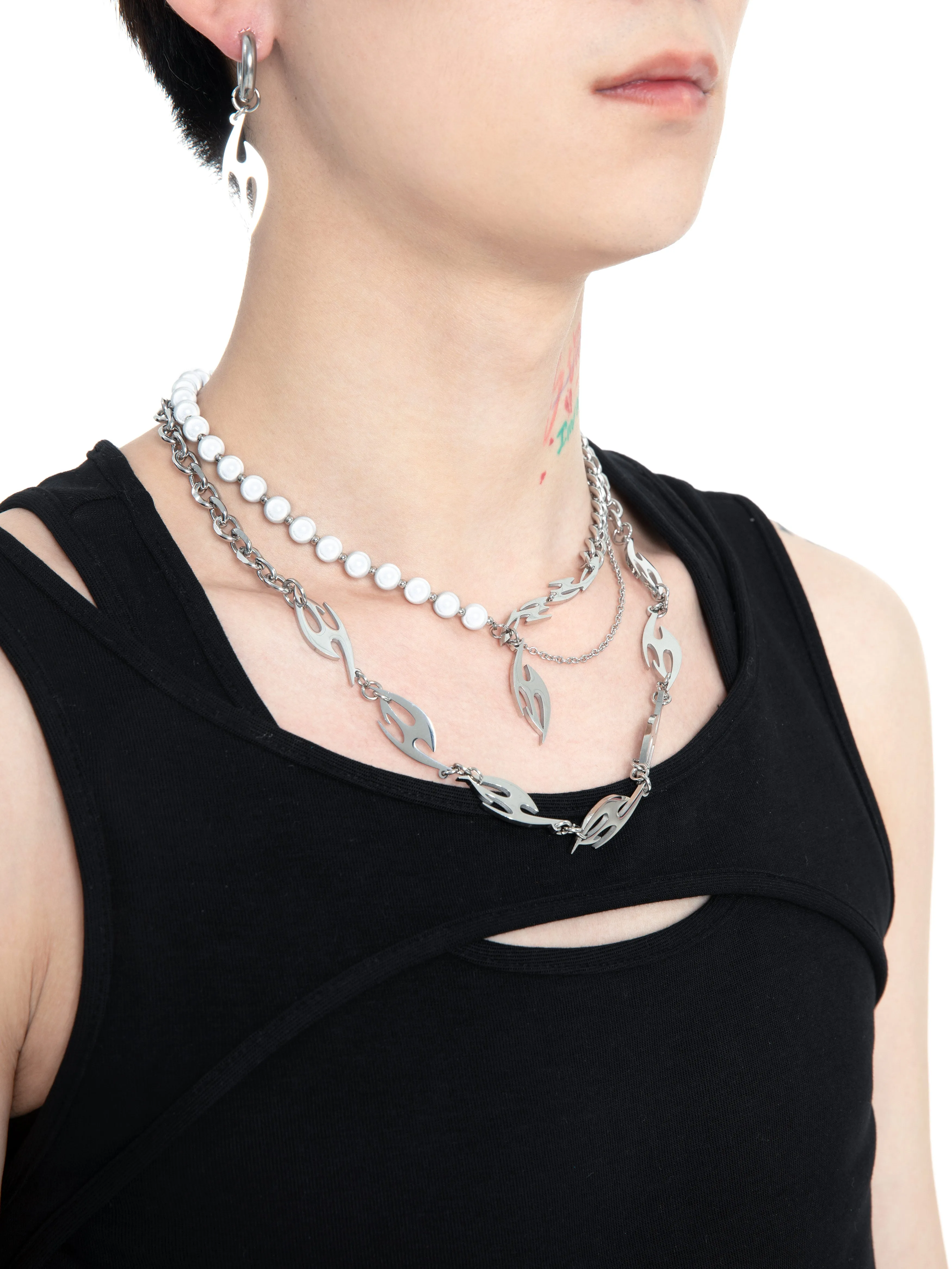 Fervooor Blade Shadow necklace